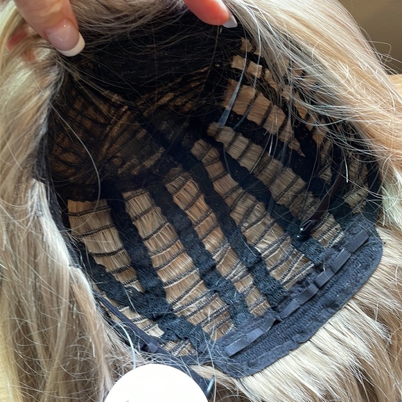 NWT 14” butter beige light layers shoulder length straight blonde wig dark roots - Picture 11 of 16